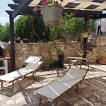 Trulli Domus Petra *