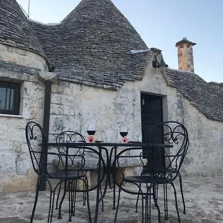 Trulli Domus Petra Semesterbostad *