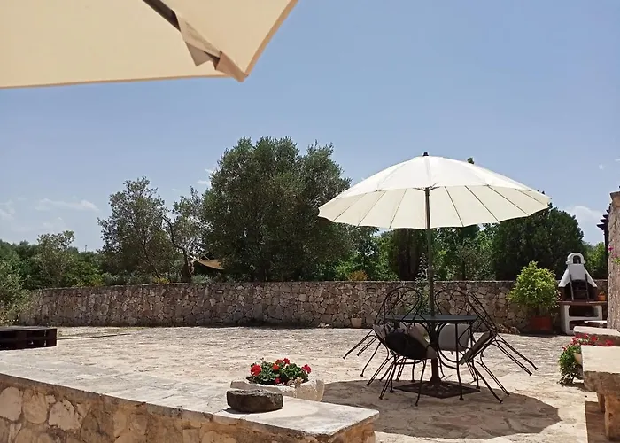 Trulli Domus Petra Alberobello