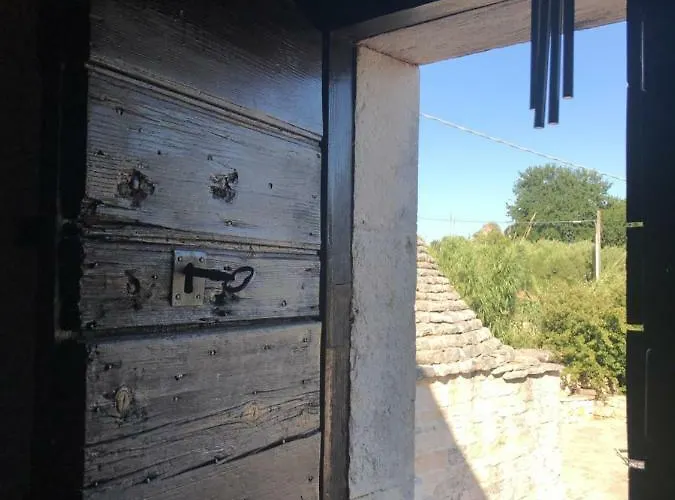 Trulli Domus Petra Alberobello