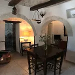 Trulli Domus Petra