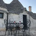 Trulli Domus Petra Casa de Férias *
