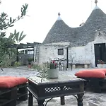 Trulli Domus Petra Alberobello