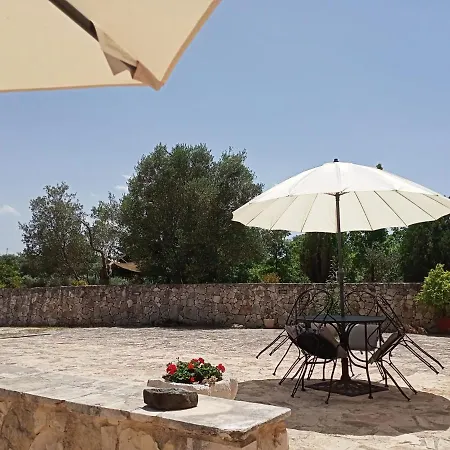 Trulli Domus Petra Alberobello
